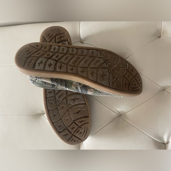 Bobs by Sketcher Shoes - Picture 2 of 3